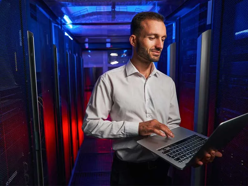 maintenance engineer to illustrate data backup and disaster recovery plan
