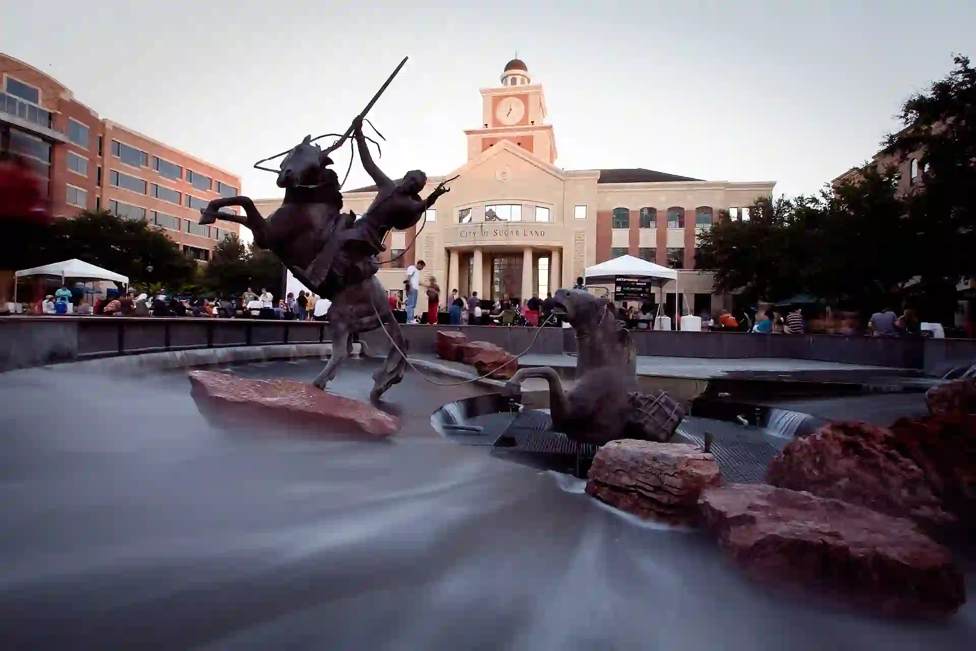 1920px-Sugarland_Town_Square